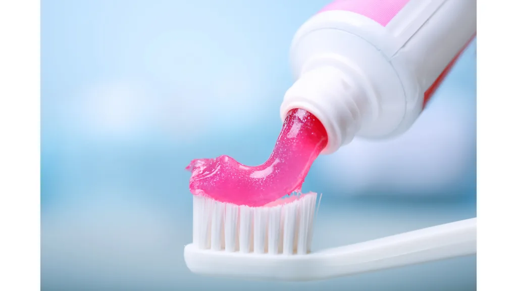 avec du fluor pour renforcer l'émail