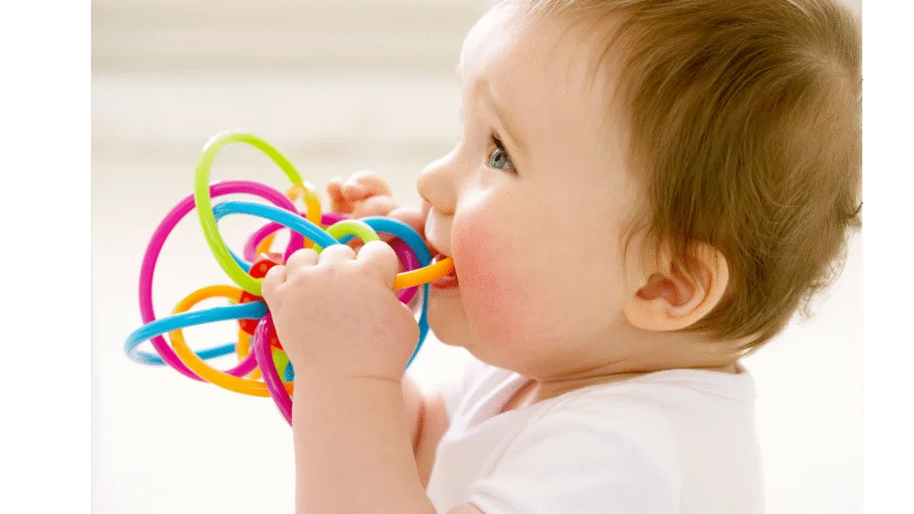 Poussée dentaire chez les bébés