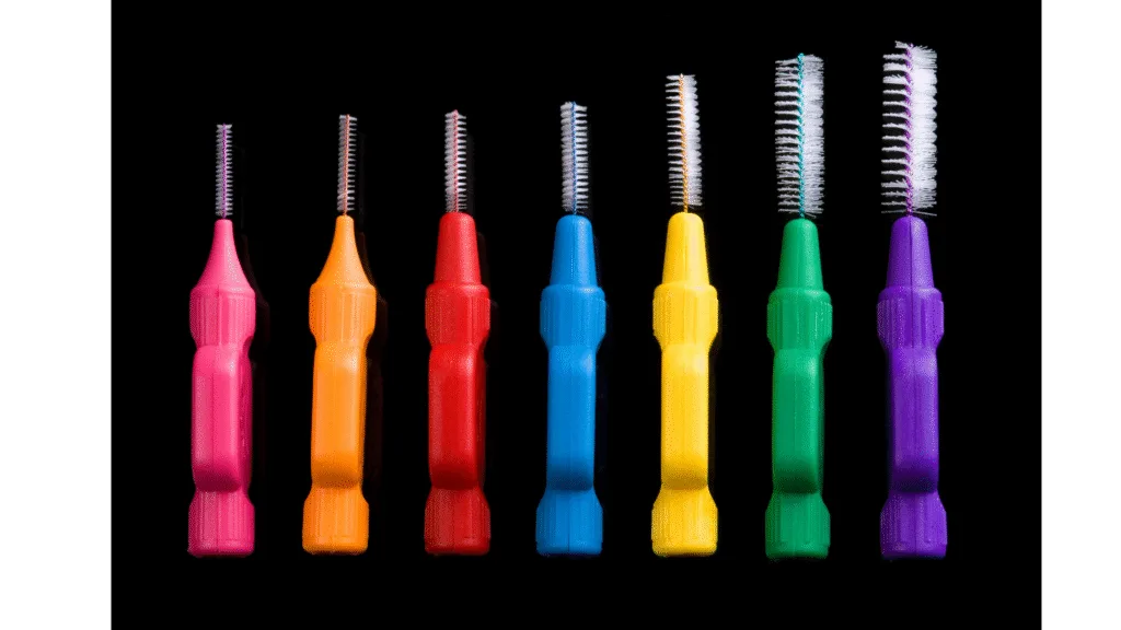 Tailles variées des brossettes interdentaire adaptés