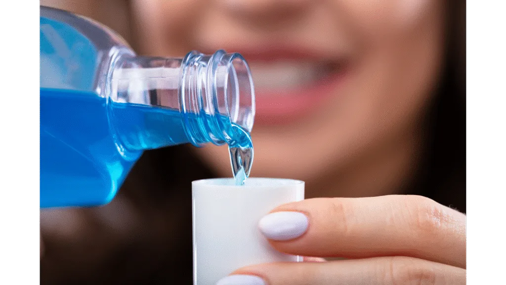 Mesurez la bonne quantité du bain de bouche