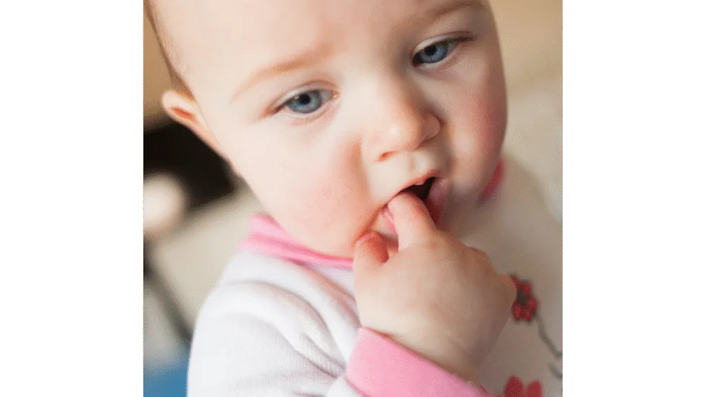 il est important de consulter un médecin pour le muguet bébé