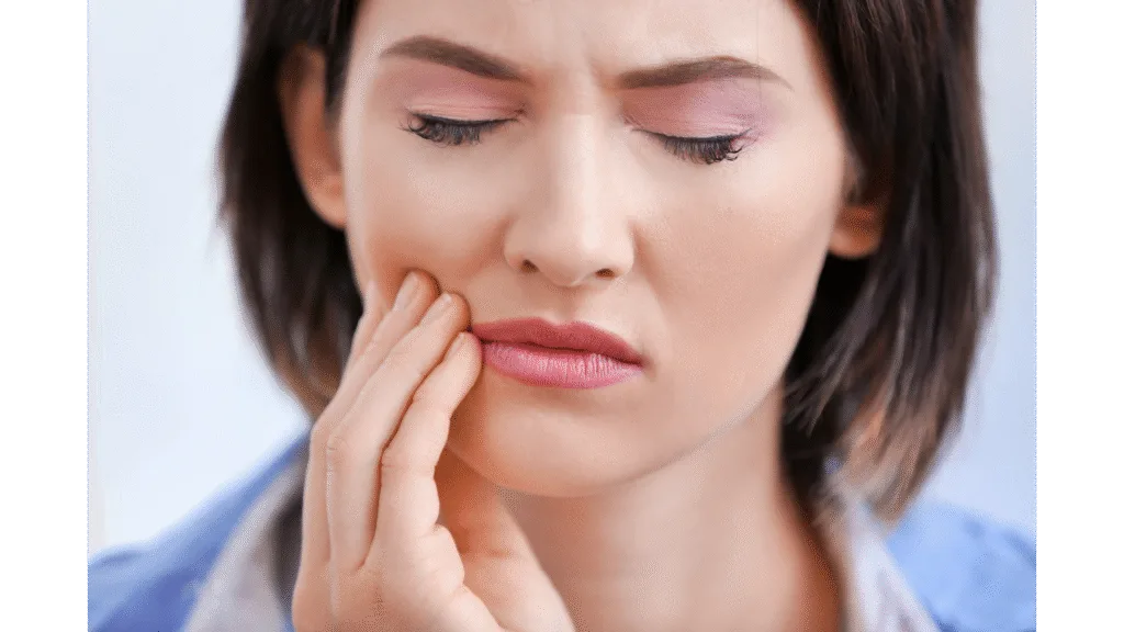 Symptômes de l’abcès dentaire : douleur intense
